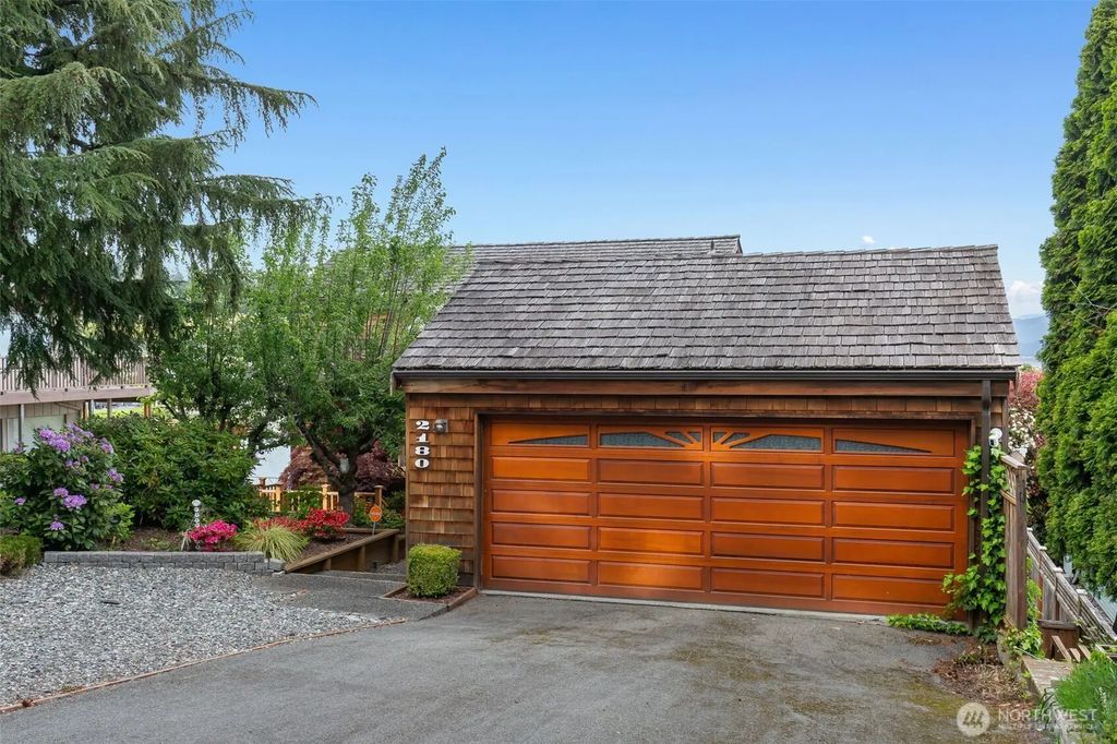2180 Cove Drive, Oak Harbor
