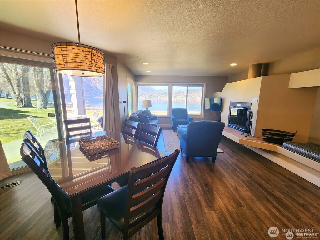 1 Beach 568-c, Manson