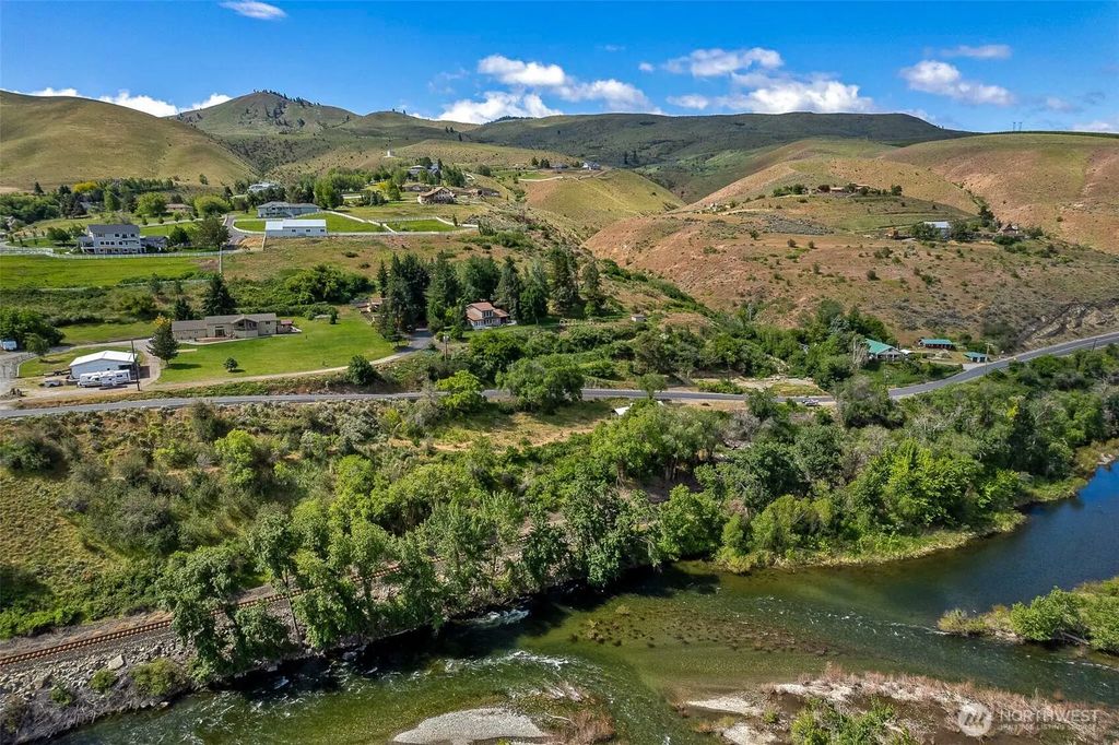 2080 Sleepy Hollow Road, Wenatchee