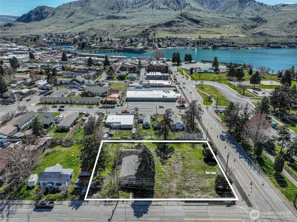 325 W Highland Avenue, Chelan