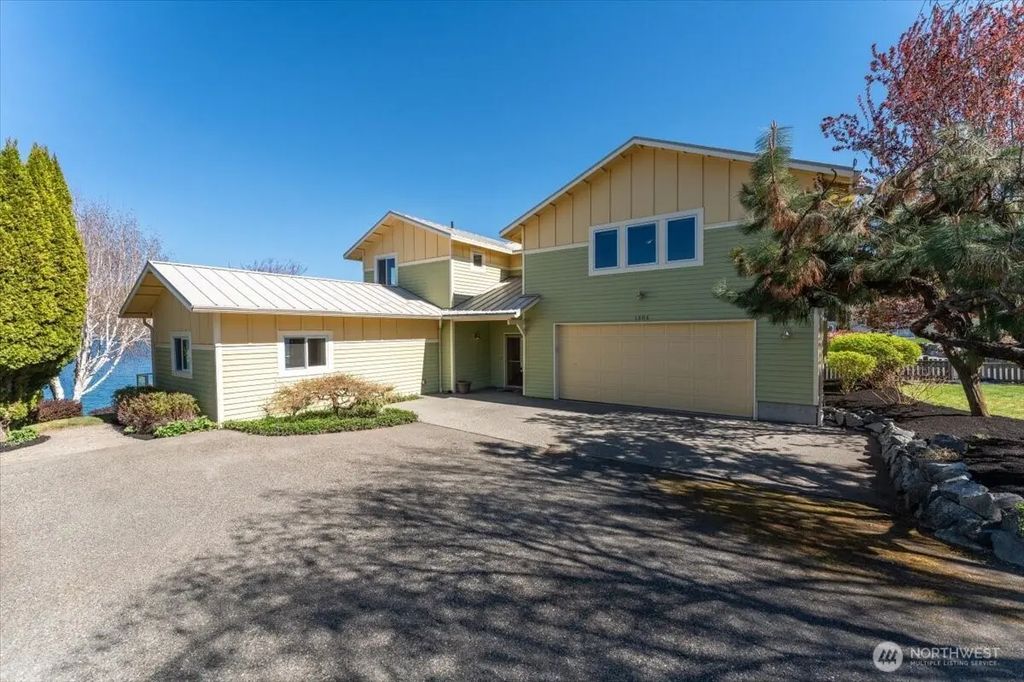 1606 S Lakeshore Road, Chelan