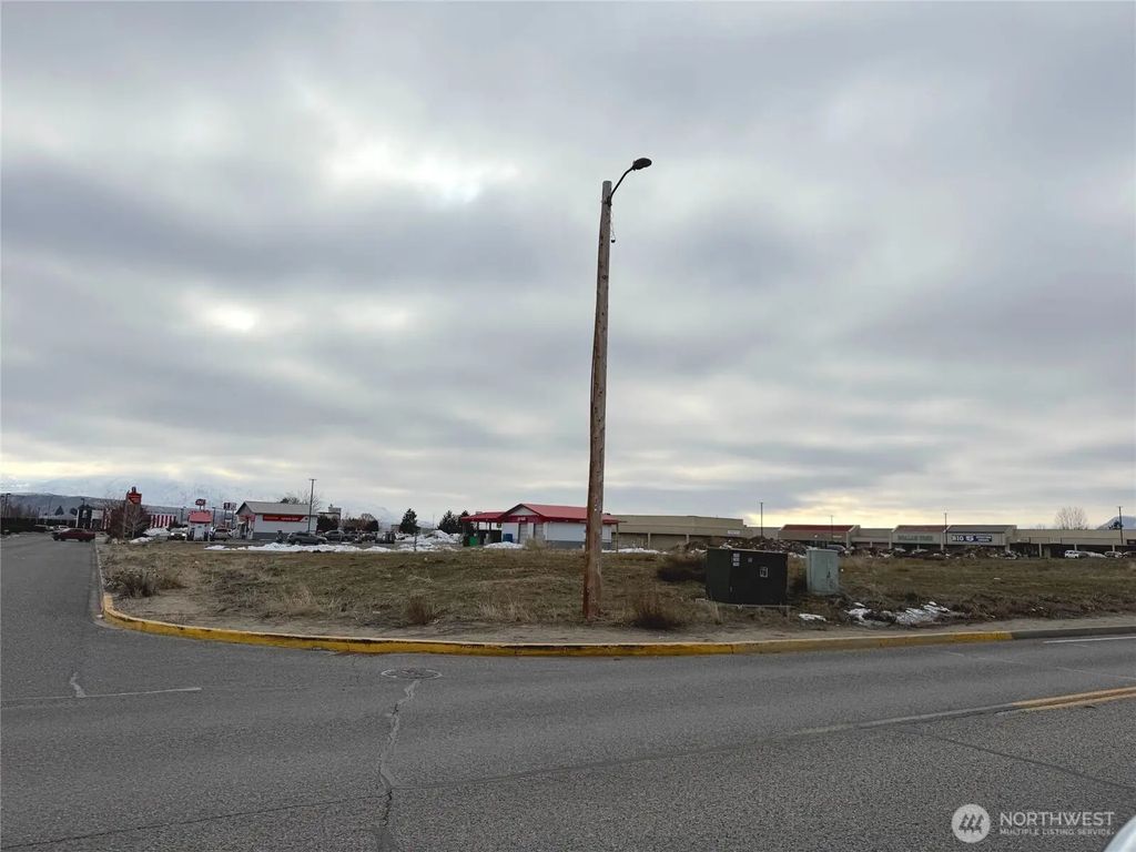 8 Omache Drive, Omak