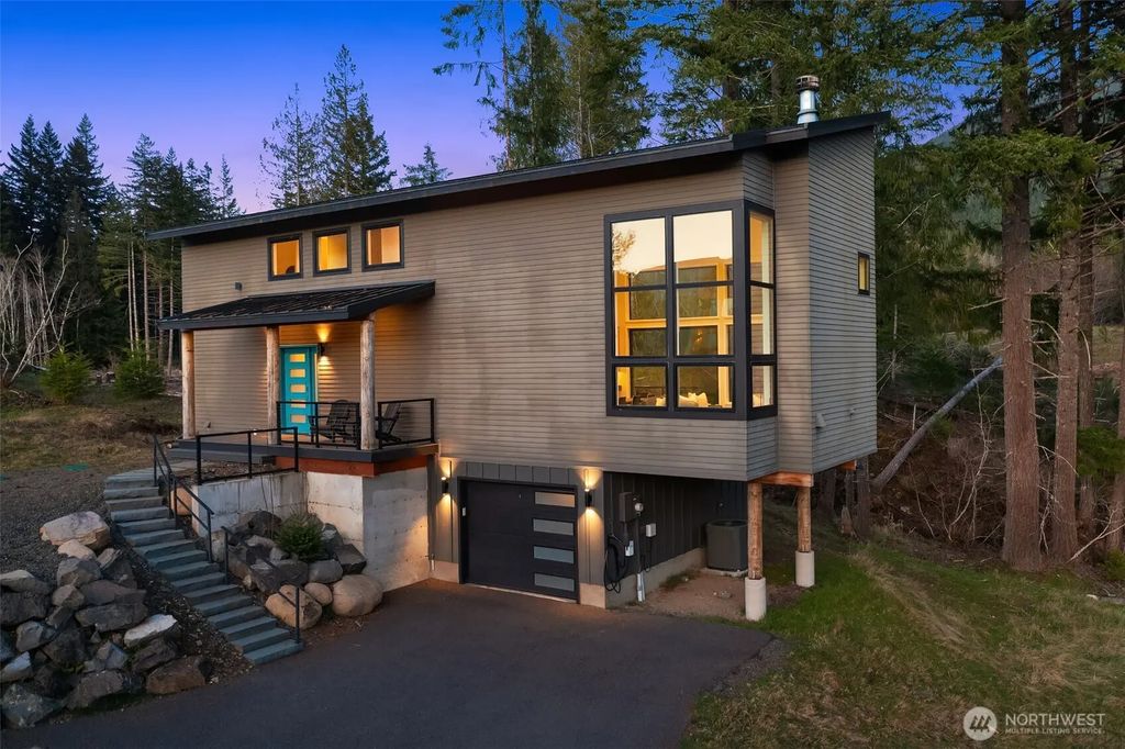 118 Burl Lane, Packwood