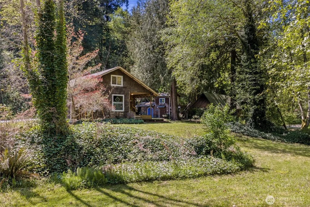 400 N Finch Creek Road, Hoodsport