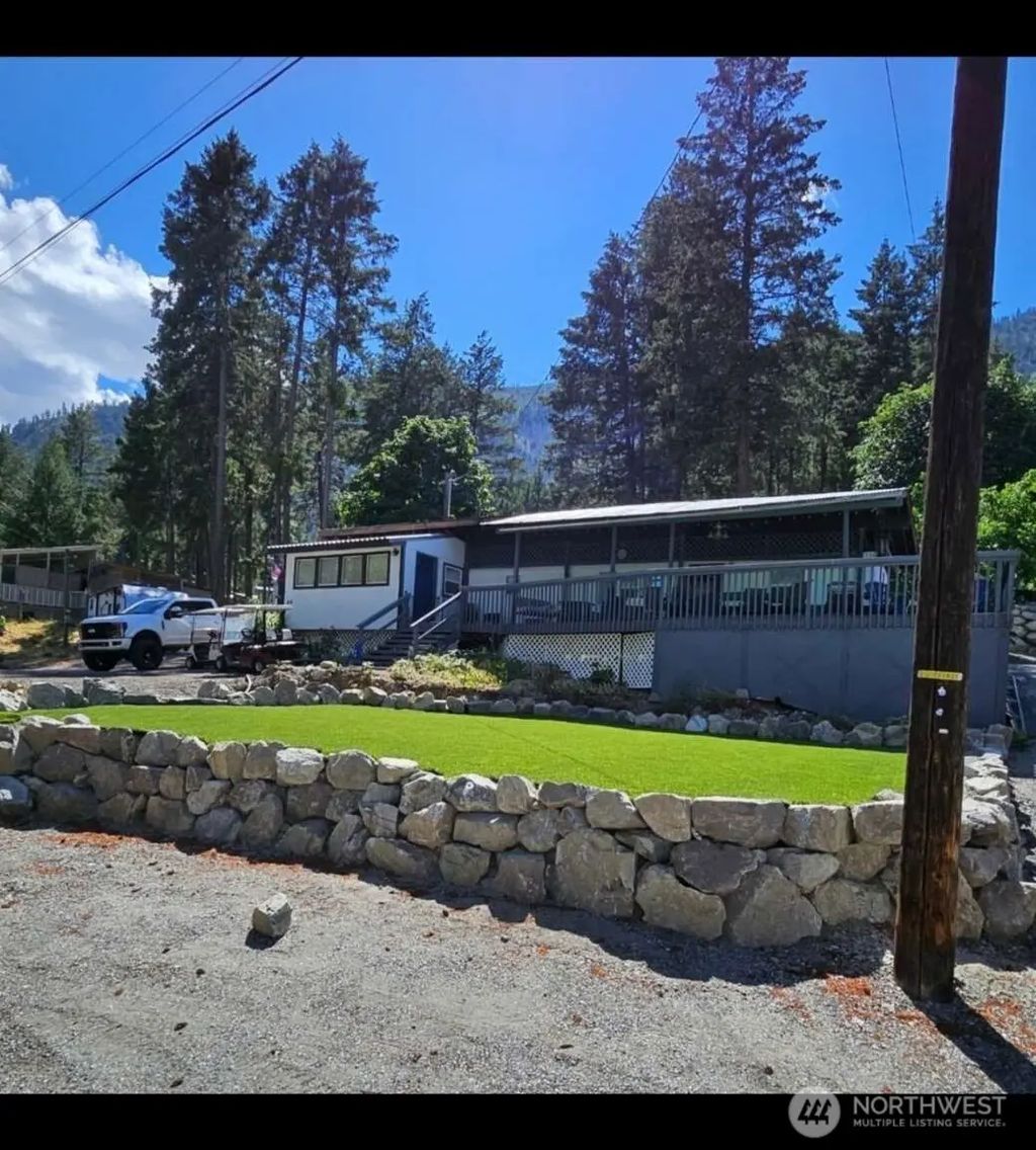 12245 S Lakeshore Road 44, Chelan