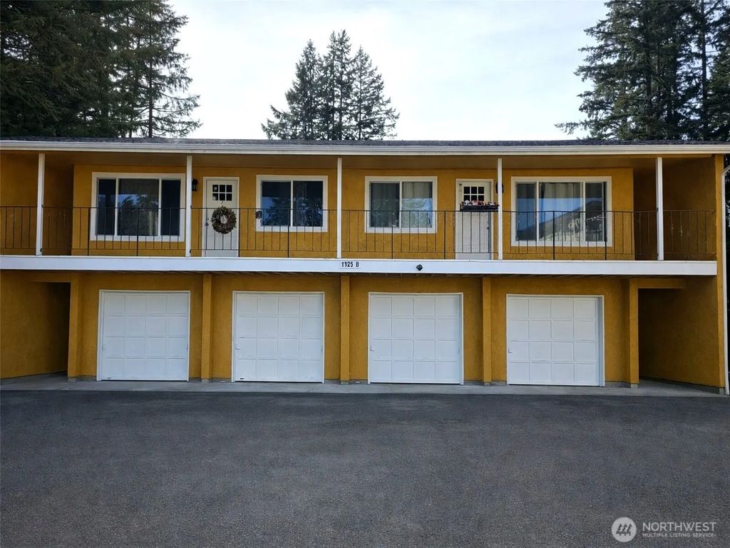 1125 N 13th Street B, Shelton