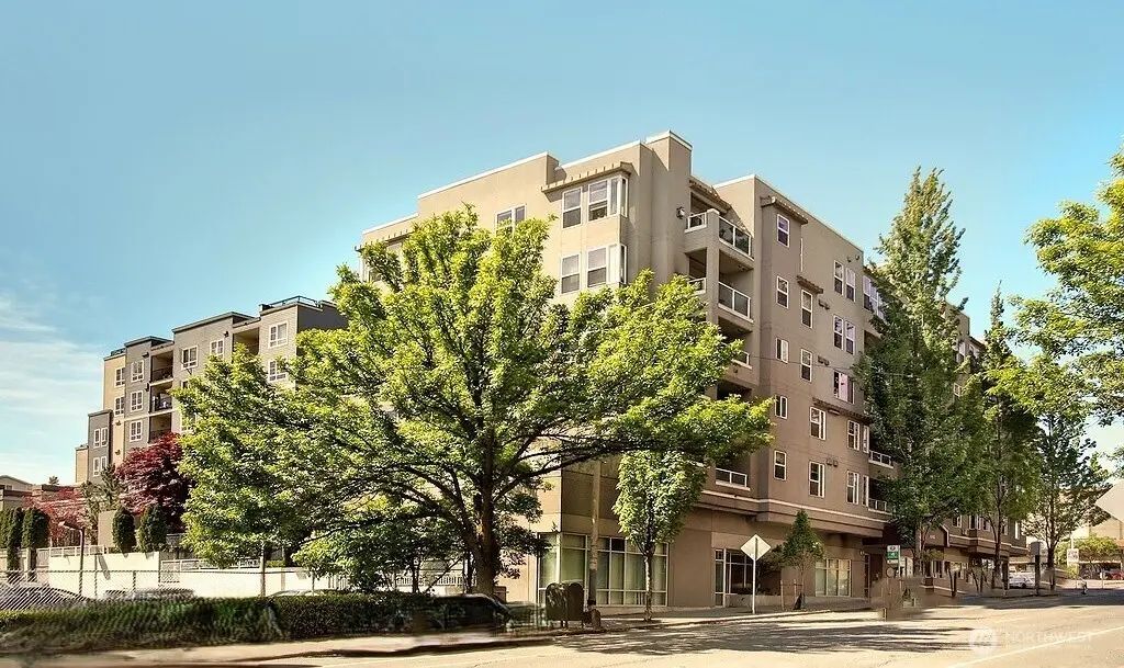 4343 Roosevelt Way Ne 401, Seattle