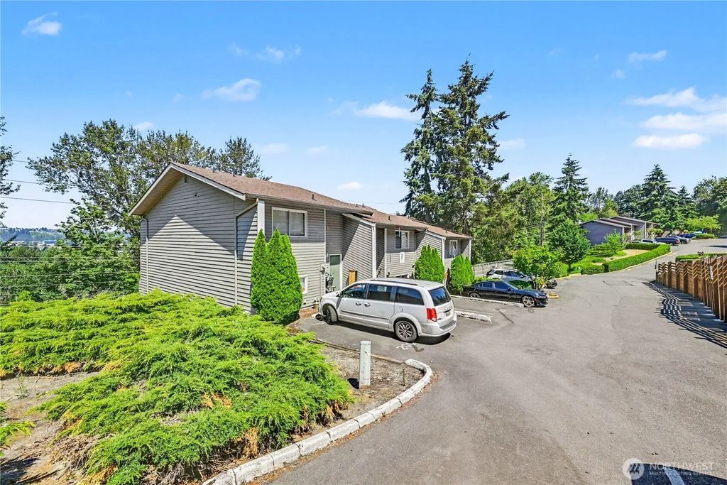 31501 106th Place Se P2, Auburn