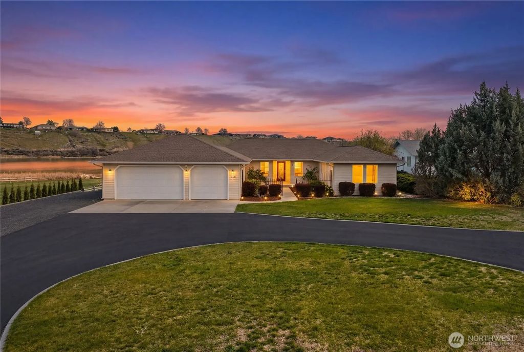 3103 Ne Meadowlark Lane, Moses Lake