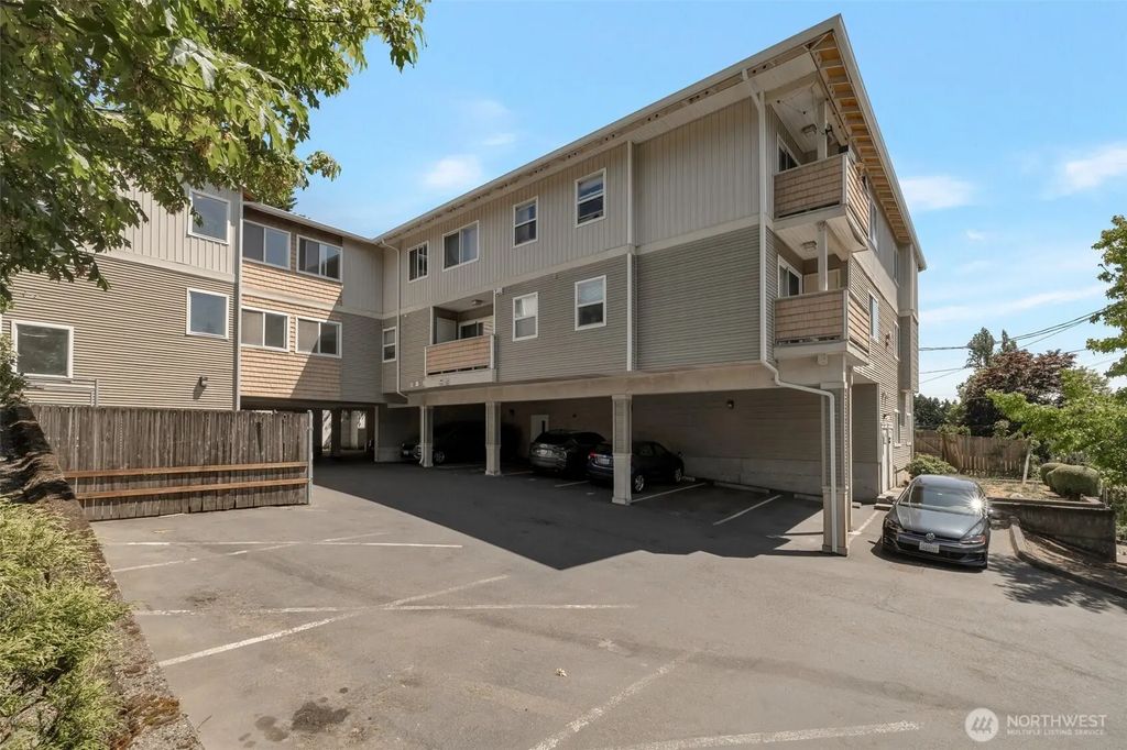 11424 1st Avenue S 103, Seattle