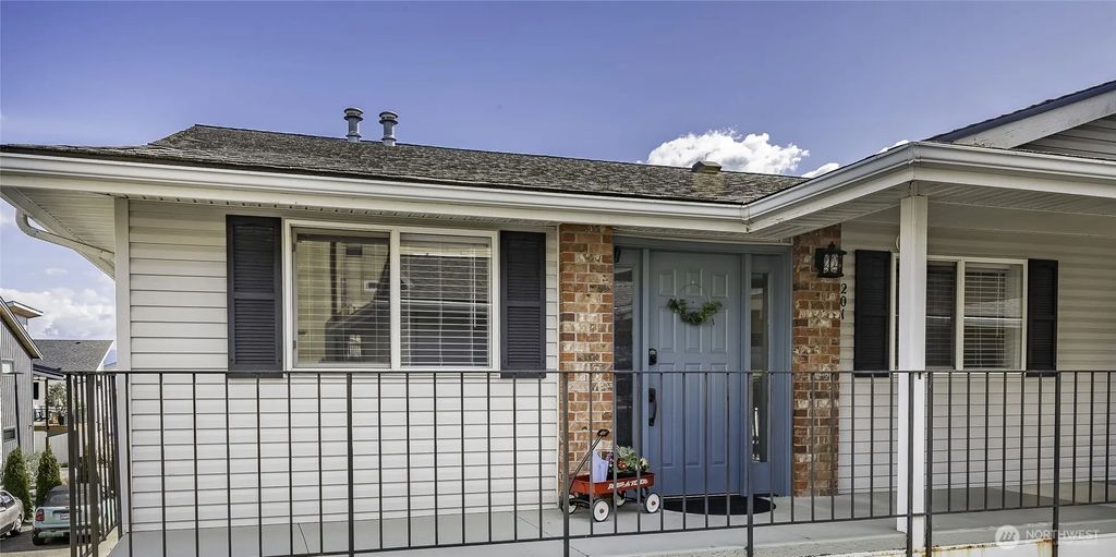 223 Judson St. Aly 201, Lynden