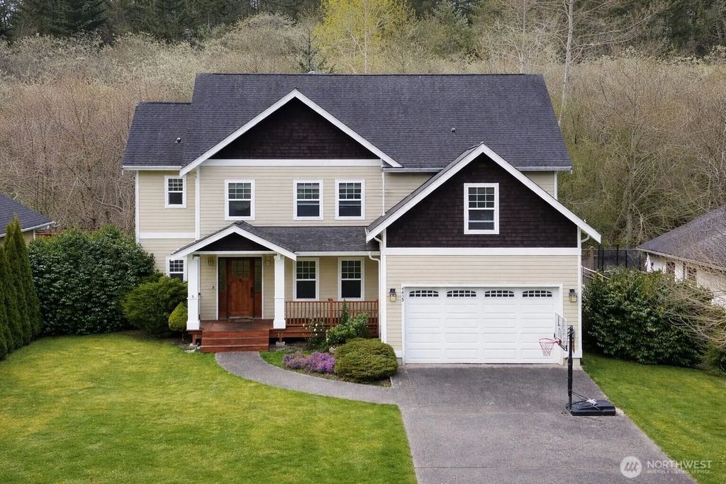 4435 Castlerock Drive, Blaine