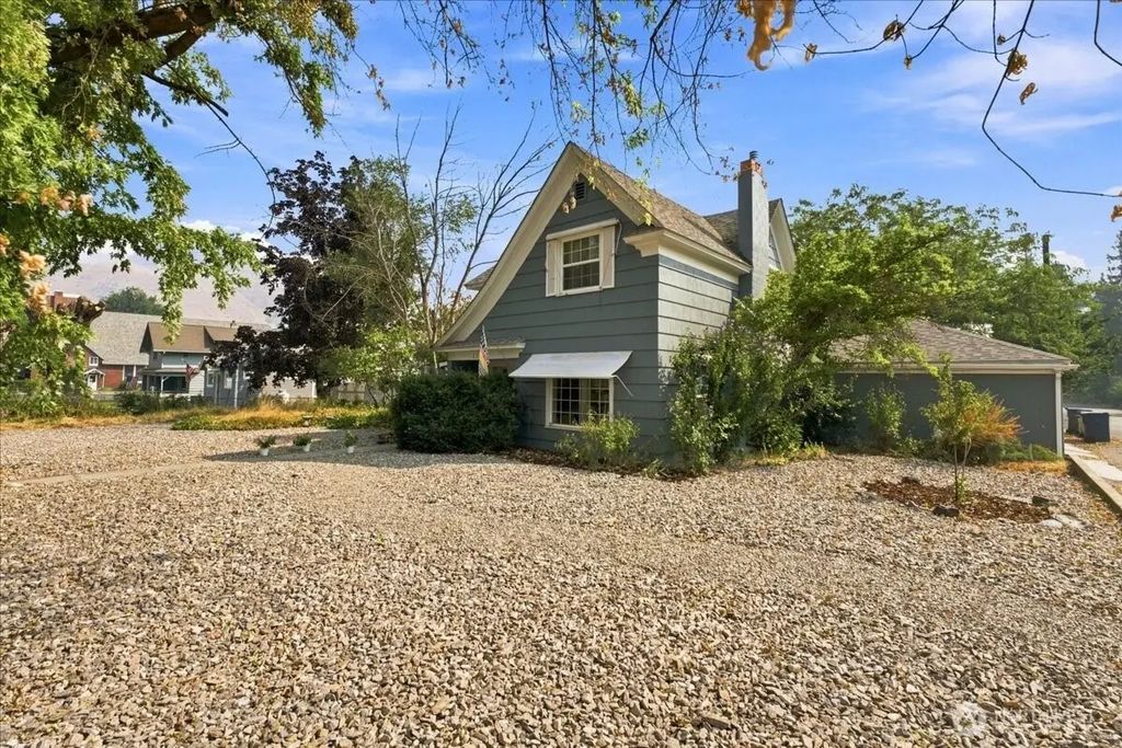 225 S Division Street, Cashmere