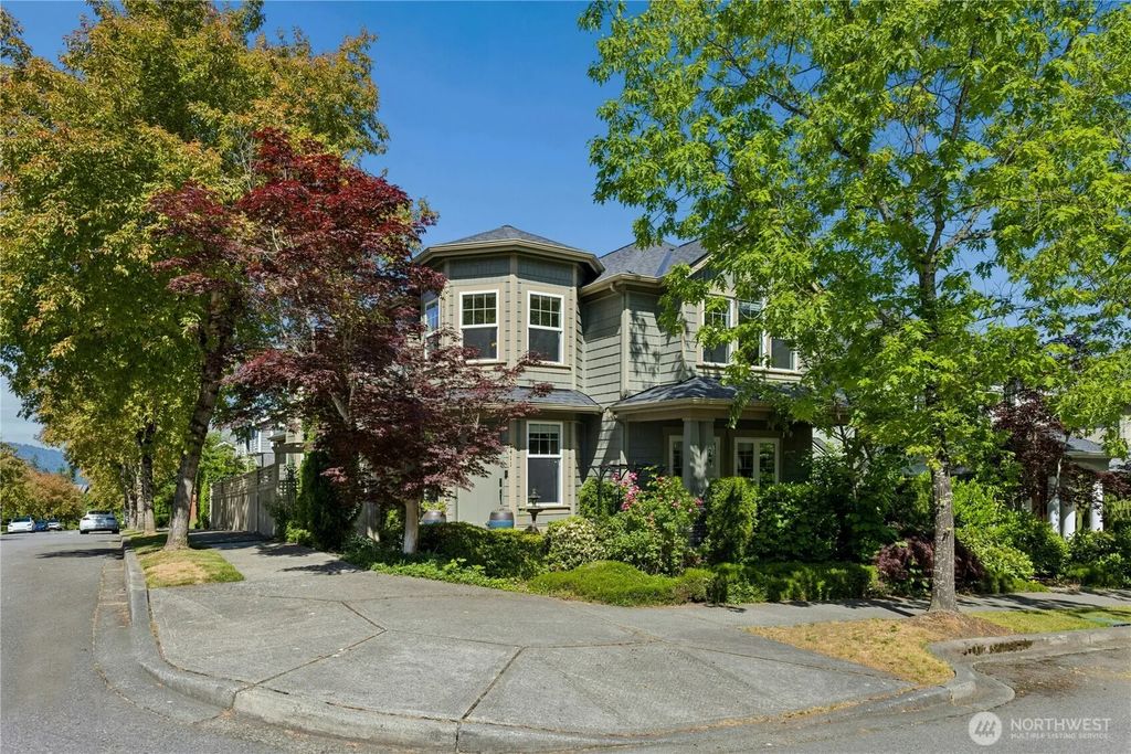 2411 30th Avenue Ne, Issaquah