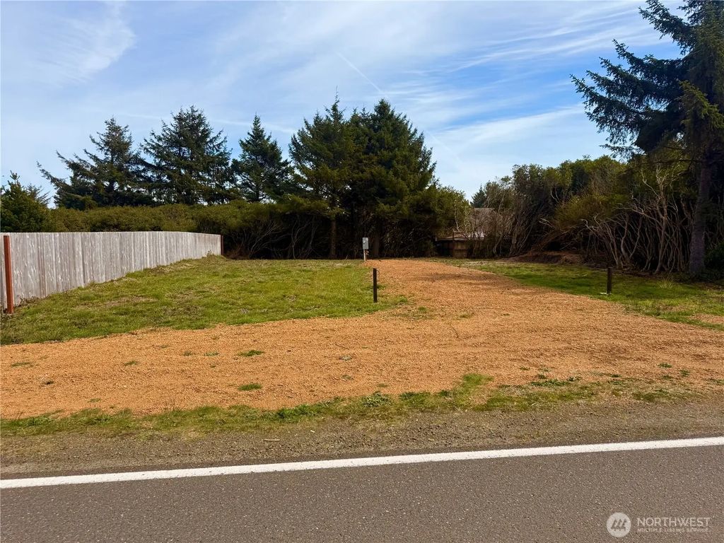 538 Ocean Shores Boulevard Nw, Ocean Shores