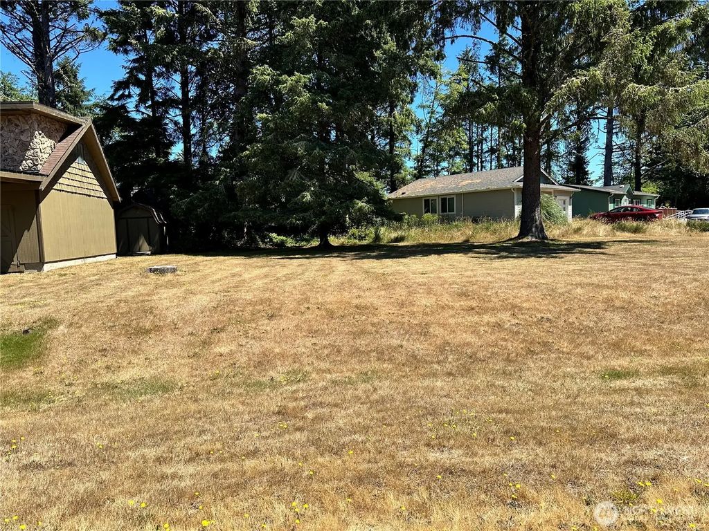 604 Sollecks Avenue Se, Ocean Shores