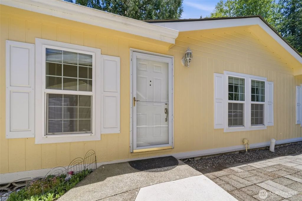 23805 67th Street E 6, Buckley