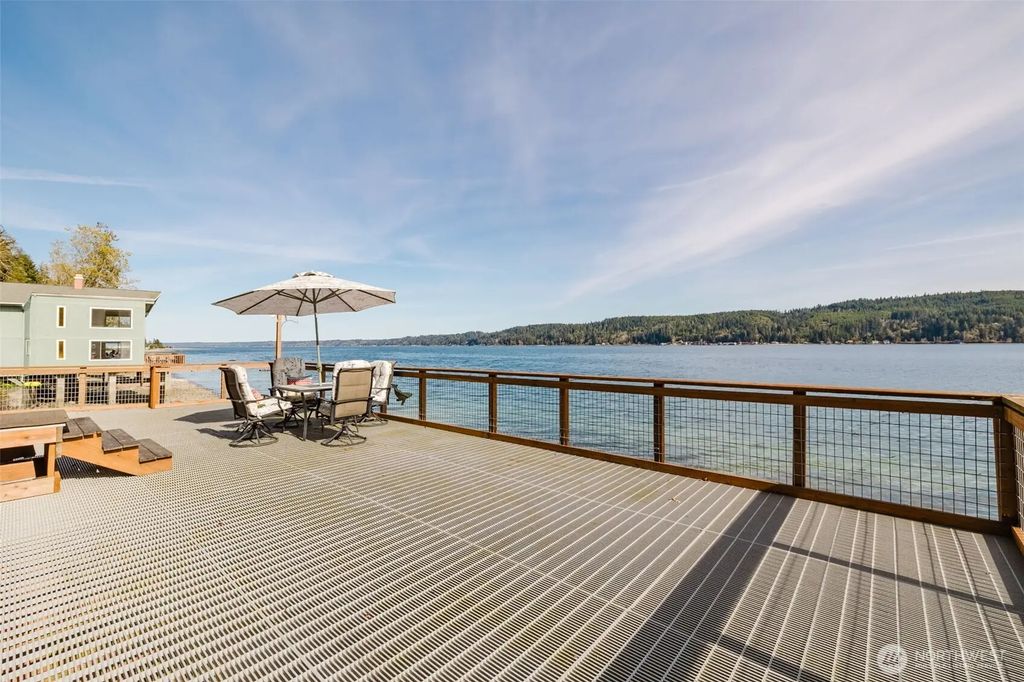 10212 Ne North Shore Road, Belfair