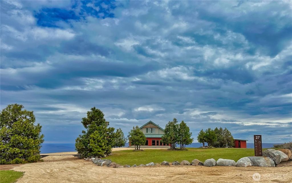 27 Scenic Drive, Brewster