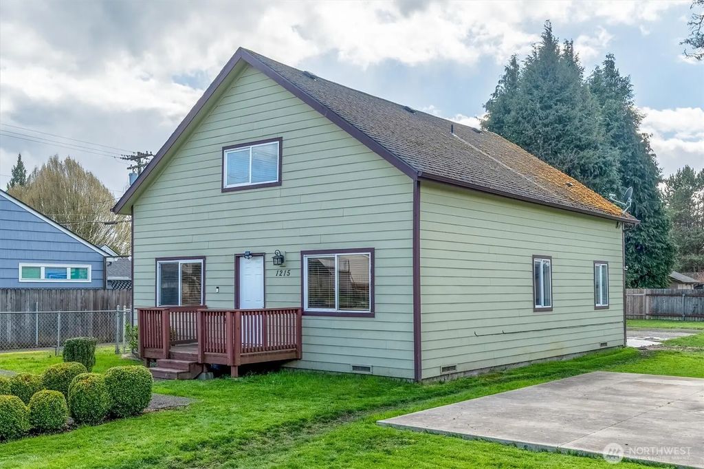 1215 30th Avenue, Longview