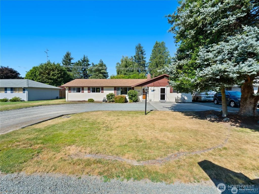 1205 S Walnut Street, Burlington