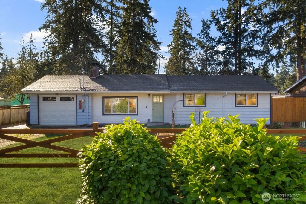 9808 Lawndale Avenue Sw, Lakewood
