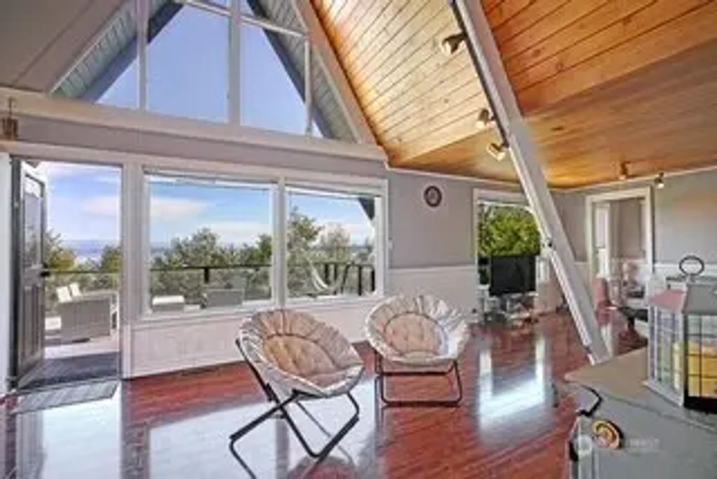 979 Cavalero Road, Camano Island