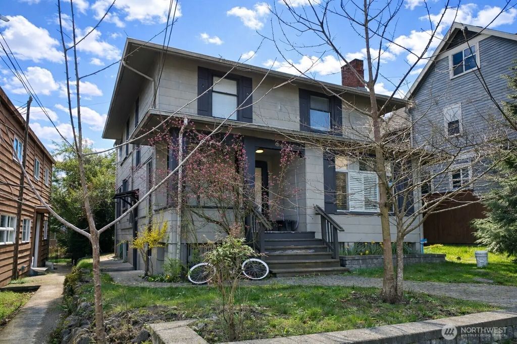 807 N 49th Street, Seattle