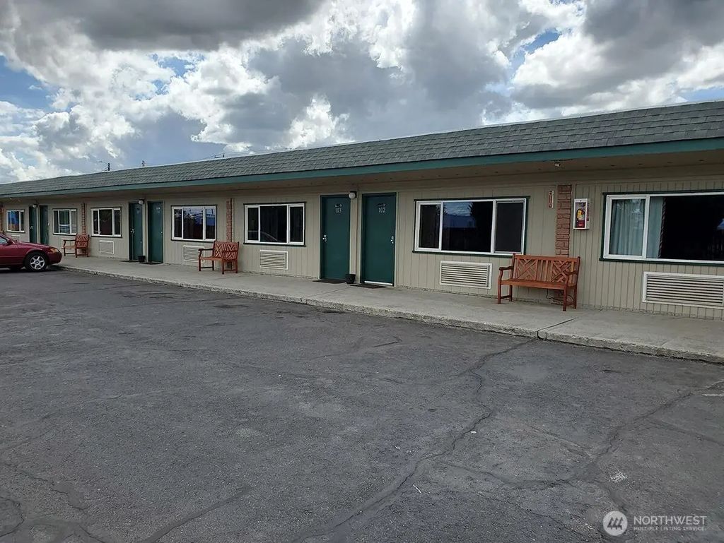 12525 W Sunset Highway, Airway Heights