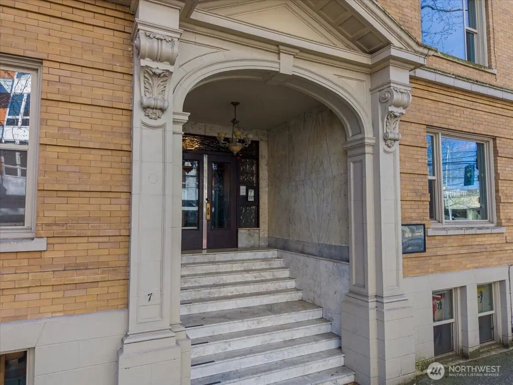 7 Harrison Street 20, Seattle