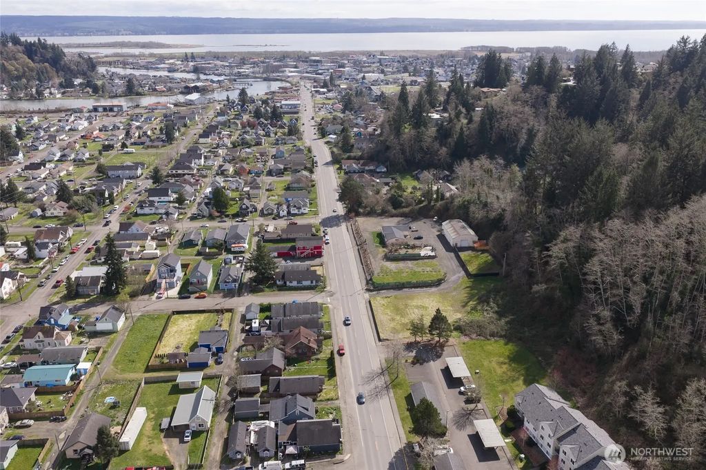 905 Lincoln Street, Hoquiam