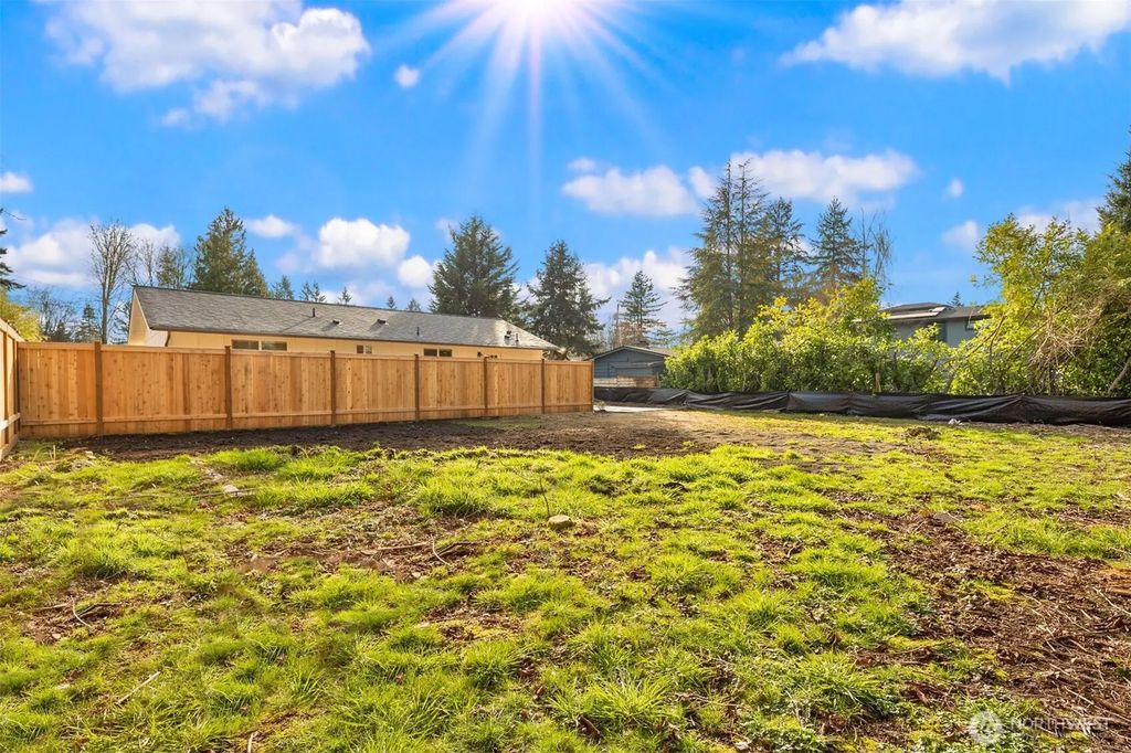 8708 Ne 140th Street B, Kirkland
