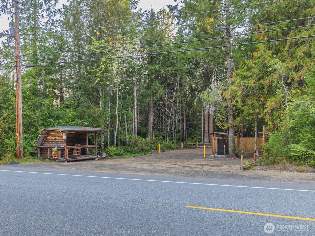 5441 E Grapeview Loop Road, Allyn
