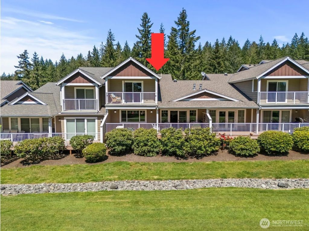 211 E Sterling Drive B4, Allyn