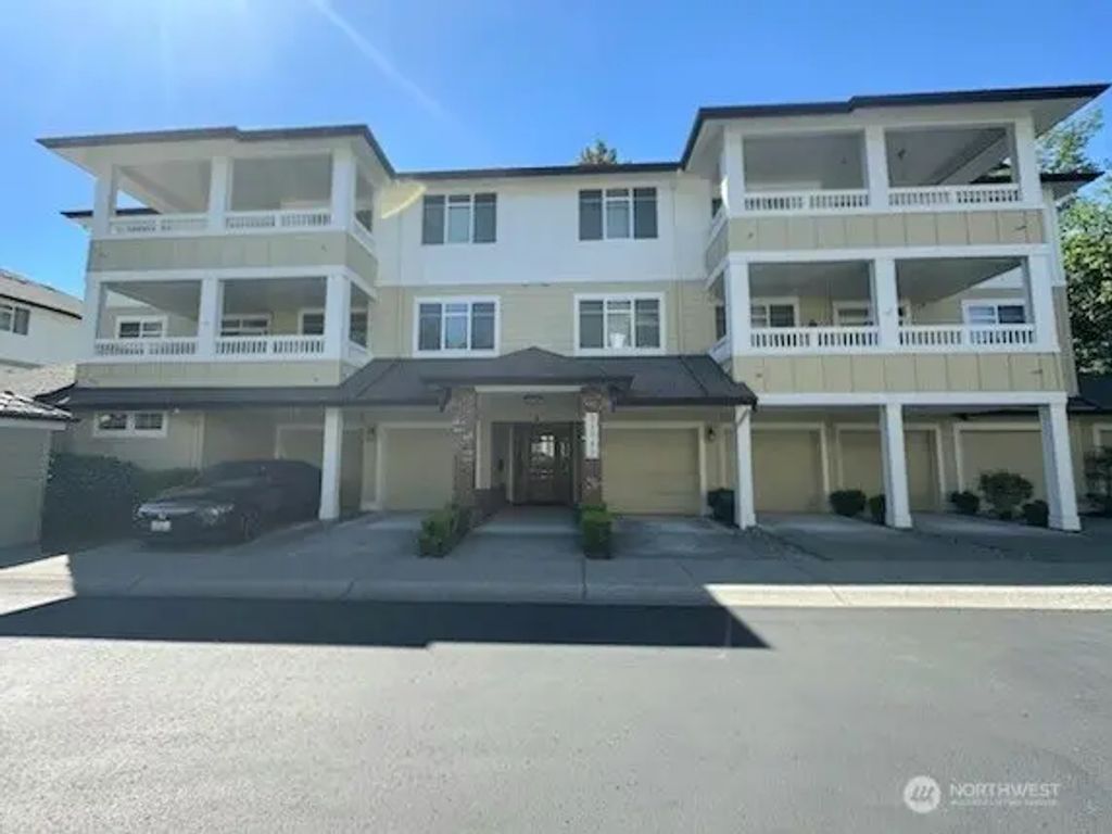 23943 Ne 115th Lane 204, Redmond