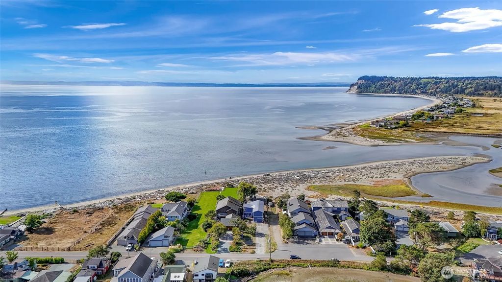 2402 Sunlight Beach Road, Clinton