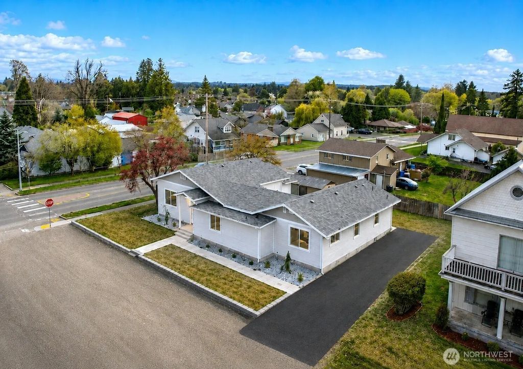 703 M Street, Centralia