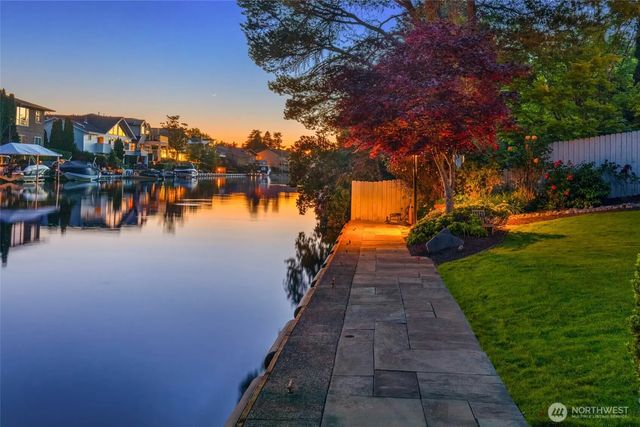 12 Columbia Key, Bellevue