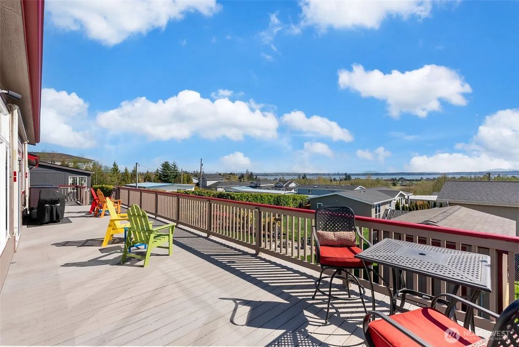 5511 Hillvue Road, Blaine