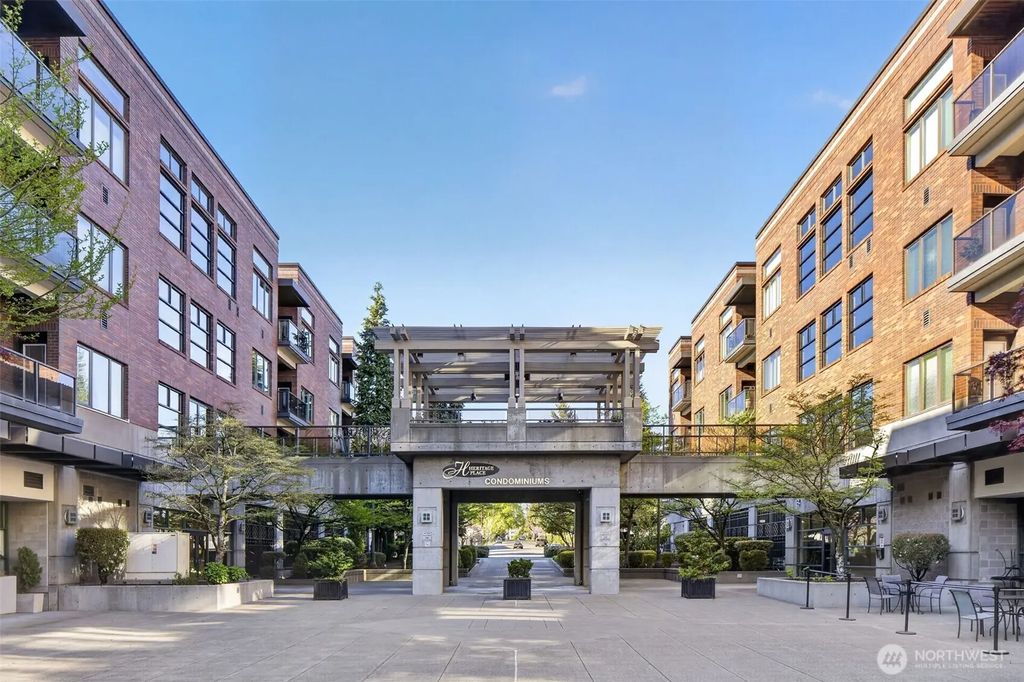 300 W 8th Street 324, Vancouver