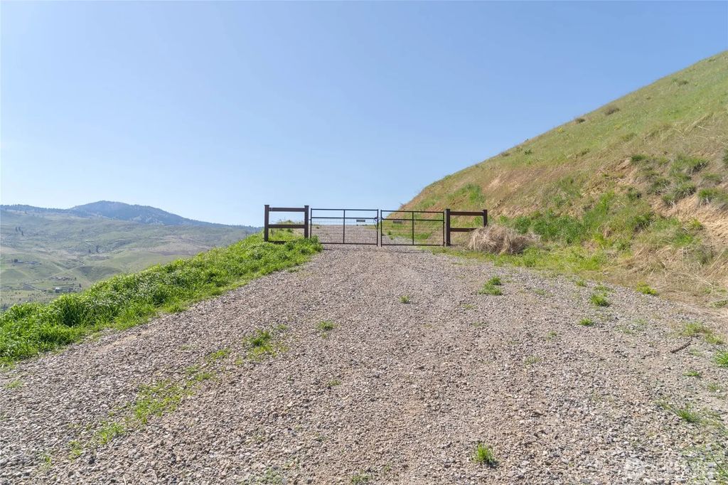 519 Diede Hills Lane, Wenatchee