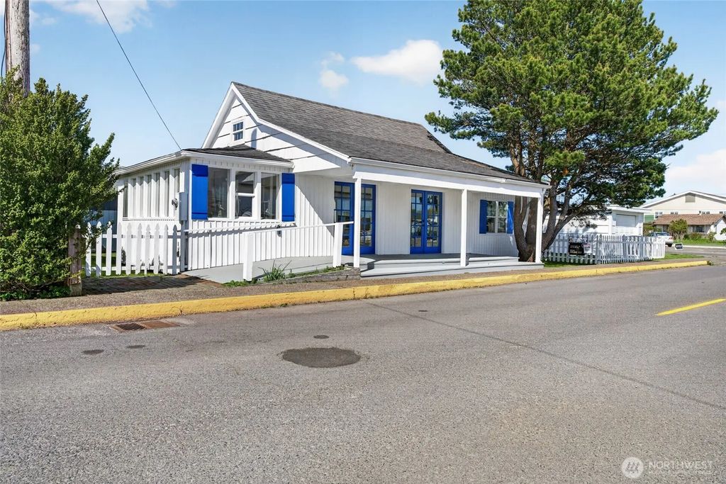 106 5th Street Se, Long Beach