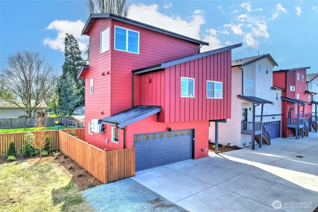 27523 102nd Avenue Nw D, Stanwood