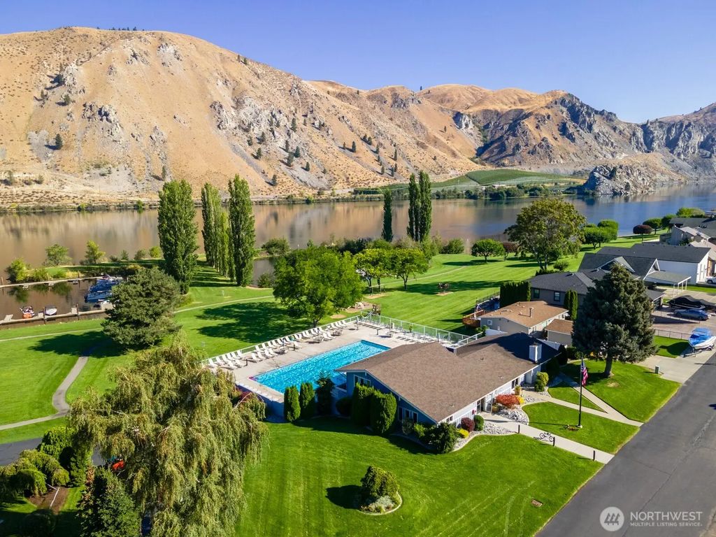 215 W Marine View Place, Orondo