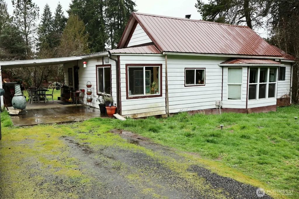306 Minkler Rd, Winlock