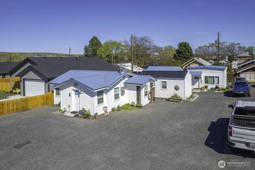 30 Cherry Street S, Soap Lake