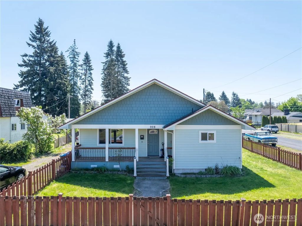 928 W Cherry Street, Centralia