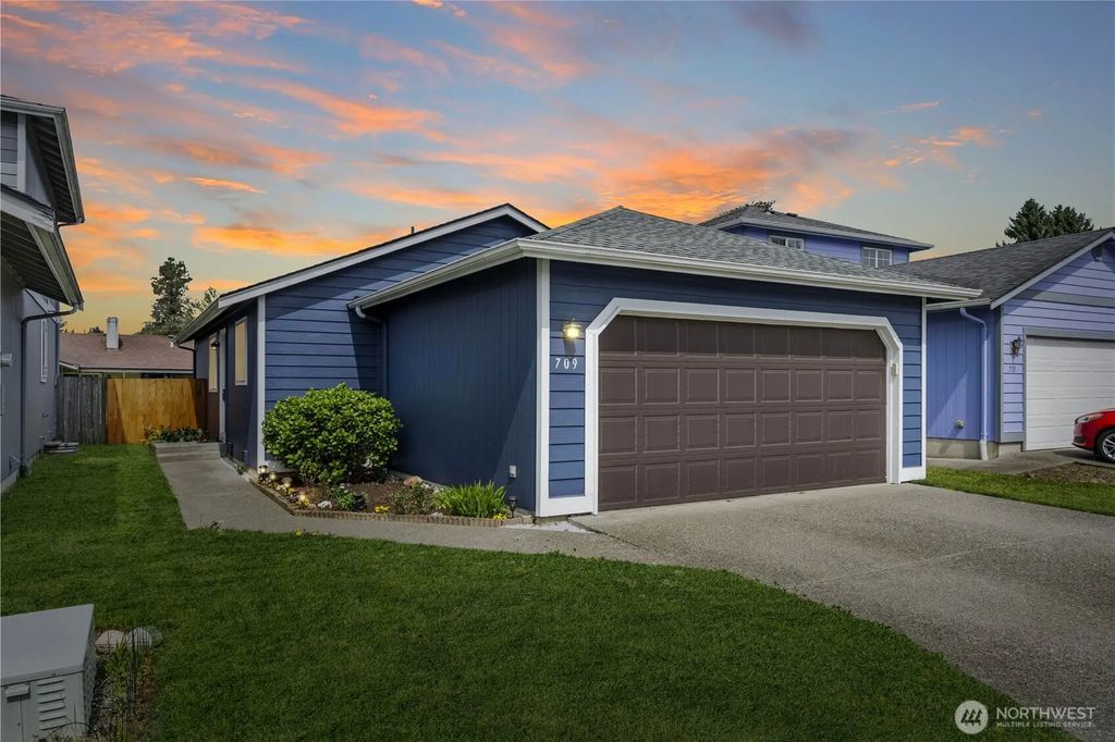 709 Lois Lane, Sultan