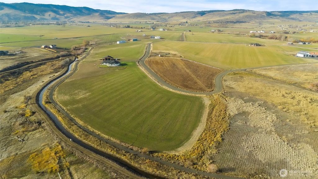 1681 Edge Bluff Loop, Ellensburg