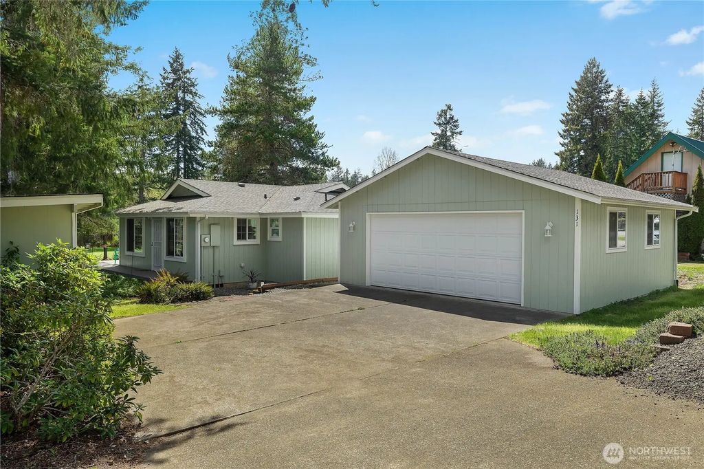 131 N Fairway Drive W, Hoodsport